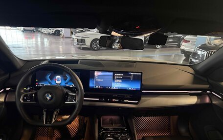 BMW 5 серия, 2024 год, 5 604 000 рублей, 5 фотография