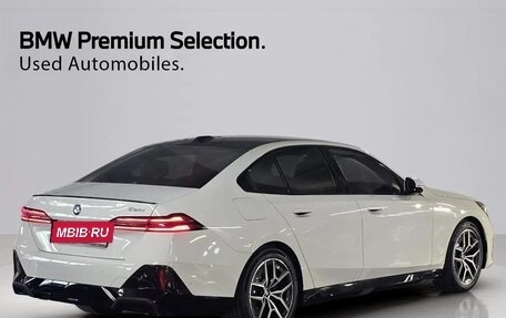 BMW 5 серия, 2024 год, 5 604 000 рублей, 3 фотография