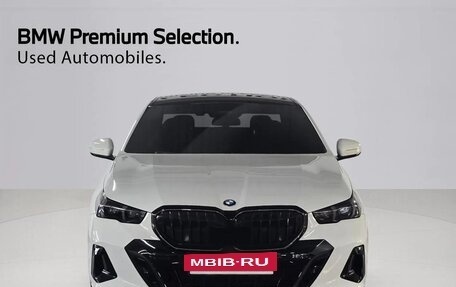 BMW 5 серия, 2024 год, 5 604 000 рублей, 2 фотография