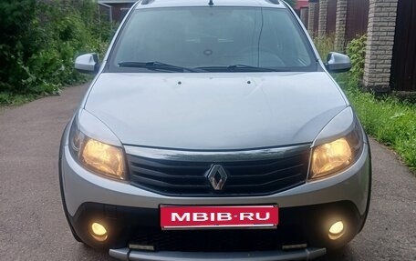 Renault Sandero I, 2014 год, 620 000 рублей, 2 фотография