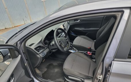 Hyundai Solaris II рестайлинг, 2021 год, 1 777 000 рублей, 11 фотография