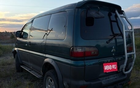 Mitsubishi Delica IV, 1996 год, 930 000 рублей, 2 фотография
