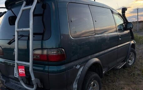Mitsubishi Delica IV, 1996 год, 930 000 рублей, 4 фотография