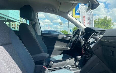 Volkswagen Tiguan II, 2019 год, 2 590 000 рублей, 19 фотография