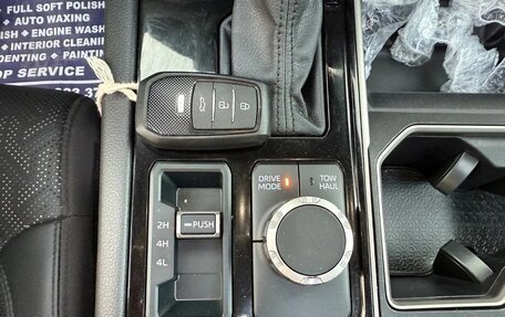 Toyota Tundra, 2025 год, 6 940 000 рублей, 12 фотография