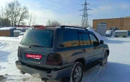 Toyota Land Cruiser 100 рестайлинг 2, 2001 год, 1 650 000 рублей, 2 фотография
