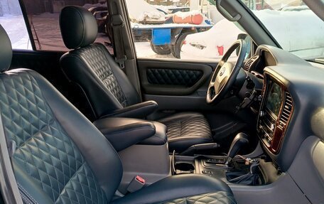 Toyota Land Cruiser 100 рестайлинг 2, 2001 год, 1 650 000 рублей, 12 фотография