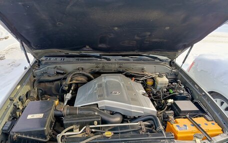 Toyota Land Cruiser 100 рестайлинг 2, 2001 год, 1 650 000 рублей, 21 фотография