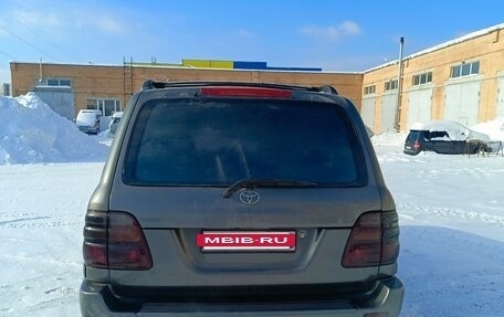 Toyota Land Cruiser 100 рестайлинг 2, 2001 год, 1 650 000 рублей, 3 фотография
