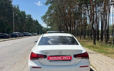 Mercedes-Benz A-Класс, 2019 год, 2 500 000 рублей, 5 фотография