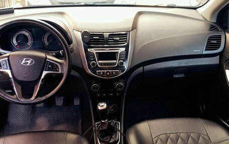 Hyundai Solaris II рестайлинг, 2015 год, 1 400 000 рублей, 5 фотография