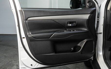 Mitsubishi Outlander III рестайлинг 3, 2012 год, 1 300 000 рублей, 10 фотография