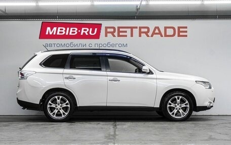 Mitsubishi Outlander III рестайлинг 3, 2012 год, 1 300 000 рублей, 4 фотография