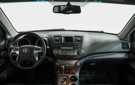 Toyota Highlander III, 2011 год, 1 899 000 рублей, 10 фотография