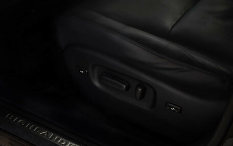 Toyota Highlander III, 2011 год, 1 899 000 рублей, 22 фотография