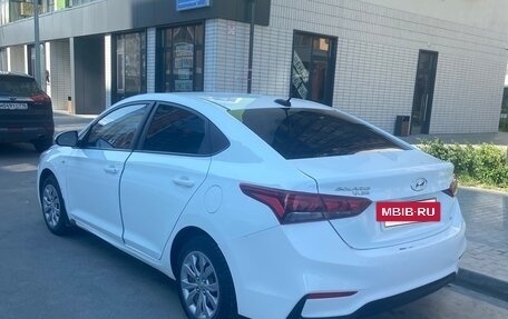 Hyundai Solaris II рестайлинг, 2019 год, 990 000 рублей, 3 фотография