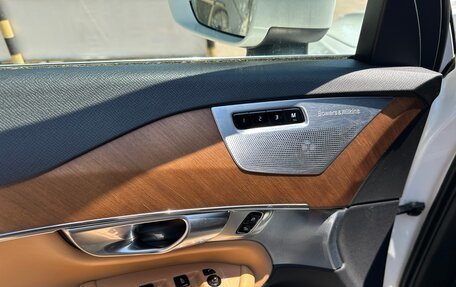 Volvo XC90 II рестайлинг, 2017 год, 3 330 000 рублей, 9 фотография