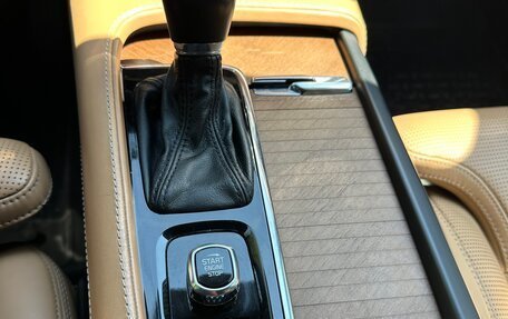 Volvo XC90 II рестайлинг, 2017 год, 3 330 000 рублей, 24 фотография