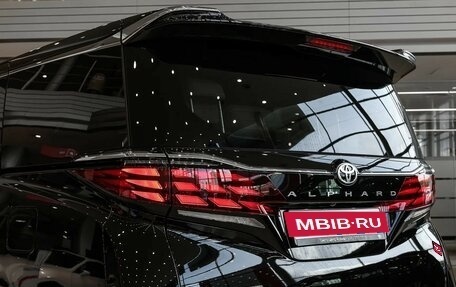 Toyota Alphard, 2026 год, 13 646 850 рублей, 8 фотография