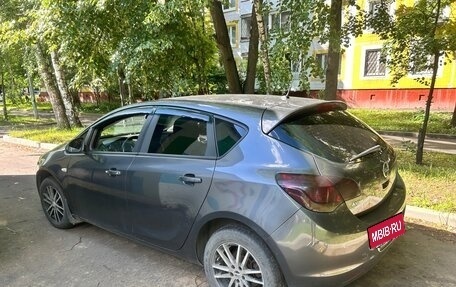 Opel Astra J, 2011 год, 650 000 рублей, 3 фотография
