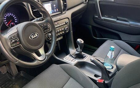 KIA Sportage IV рестайлинг, 2017 год, 1 940 000 рублей, 8 фотография