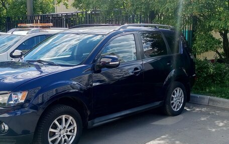 Mitsubishi Outlander III рестайлинг 3, 2011 год, 868 000 рублей, 4 фотография