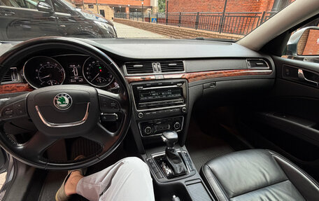 Skoda Superb III рестайлинг, 2011 год, 1 800 000 рублей, 7 фотография