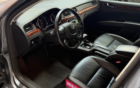 Skoda Superb III рестайлинг, 2011 год, 1 800 000 рублей, 9 фотография