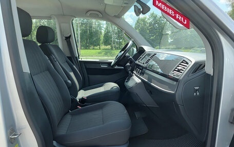 Volkswagen Caravelle T6 рестайлинг, 2018 год, 2 990 000 рублей, 15 фотография