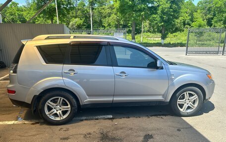 Mitsubishi Outlander III рестайлинг 3, 2007 год, 780 000 рублей, 3 фотография