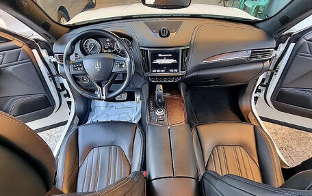 Maserati Levante I, 2022 год, 5 970 000 рублей, 7 фотография