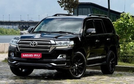 Toyota Land Cruiser 200, 2019 год, 7 350 000 рублей, 2 фотография