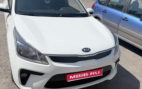 KIA Rio IV, 2018 год, 1 300 000 рублей, 1 фотография