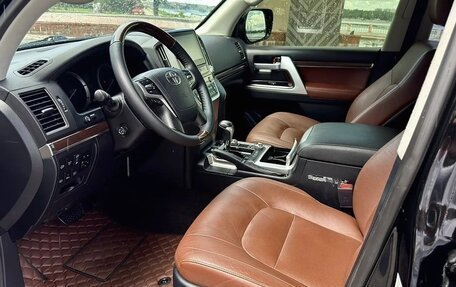 Toyota Land Cruiser 200, 2019 год, 7 350 000 рублей, 9 фотография