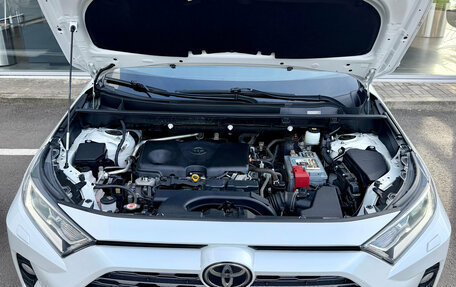 Toyota RAV4, 2020 год, 3 400 000 рублей, 21 фотография