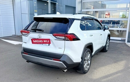 Toyota RAV4, 2020 год, 3 400 000 рублей, 6 фотография
