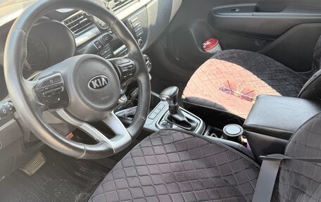 KIA Rio IV, 2018 год, 1 300 000 рублей, 5 фотография