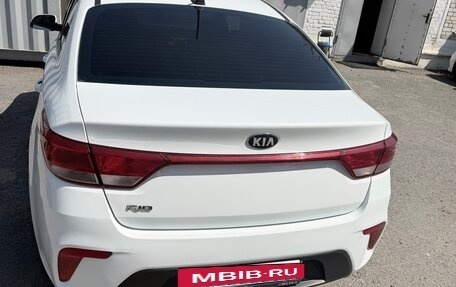 KIA Rio IV, 2018 год, 1 300 000 рублей, 4 фотография