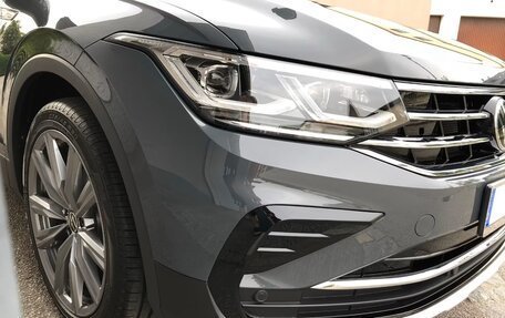 Volkswagen Tiguan II, 2023 год, 3 140 000 рублей, 4 фотография
