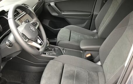 Volkswagen Tiguan II, 2023 год, 3 140 000 рублей, 9 фотография