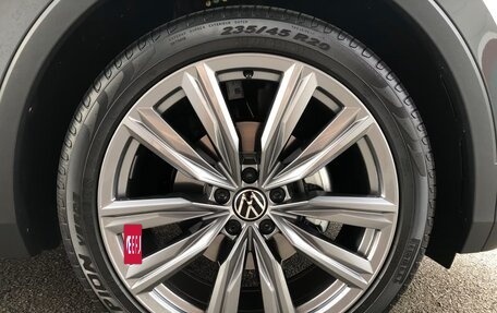 Volkswagen Tiguan II, 2023 год, 3 140 000 рублей, 10 фотография