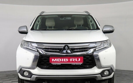 Mitsubishi Pajero Sport III рестайлинг, 2017 год, 2 700 000 рублей, 3 фотография