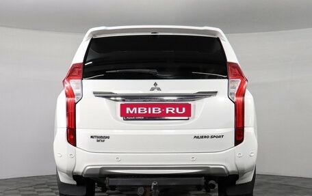 Mitsubishi Pajero Sport III рестайлинг, 2017 год, 2 700 000 рублей, 6 фотография