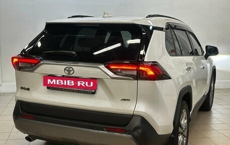 Toyota RAV4, 2020 год, 3 650 000 рублей, 4 фотография