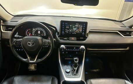 Toyota RAV4, 2020 год, 3 650 000 рублей, 5 фотография