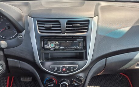 Hyundai Solaris II рестайлинг, 2013 год, 846 000 рублей, 17 фотография