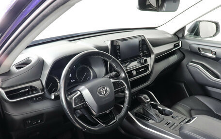 Toyota Highlander, 2021 год, 4 897 000 рублей, 8 фотография