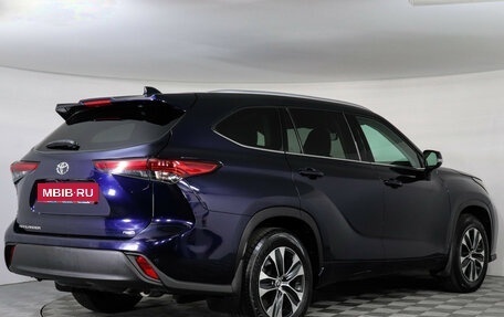 Toyota Highlander, 2021 год, 4 897 000 рублей, 5 фотография