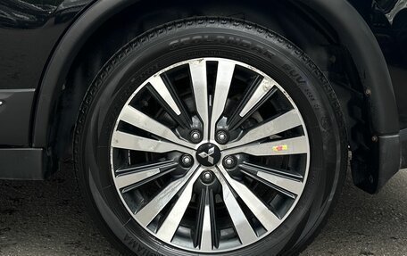Mitsubishi Outlander III рестайлинг 3, 2020 год, 2 000 000 рублей, 16 фотография