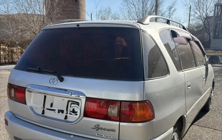 Toyota Ipsum II, 2000 год, 680 000 рублей, 2 фотография